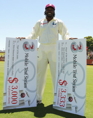 Chris Gayle is Man of the Match and Player of the Series, Australia v West Indies, 3rd Test, Perth, December 20, 2009