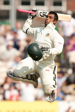 Tamim Iqbal brought up his second century against England from exactly 100 deliveries, England v Bangladesh, 2nd npower Test, Old Trafford, June 5, 2010