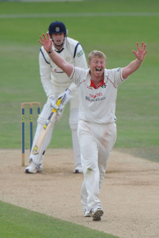 Glen Chapple caused problems for Hampshire's batsmen throughout their innings, Hampshire v Lancashire, County Championship, Division One, Rose Bowl, July 31, 2010
