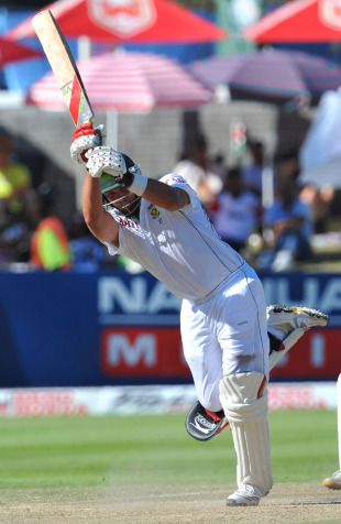 Jacques Kallis flicks one to the leg side, South Africa v India, 3rd Test, Cape Town, 4th day, January 5, 2011