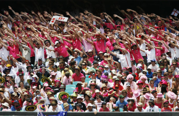 The Barmy Army in pink, Australia v England, 5th Test, Sydney, 3rd day, January 5, 2011
