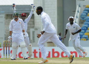 Shane Shillingford celebrates Graeme Cremer's wicket, West Indies v Zimbabwe, 1st Test, Barbados, 3rd day, March 14, 2013
