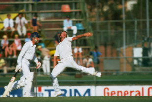Jeff Thomson bowls, Australia v England, second Test, Brisbane, Dec 1, 1982