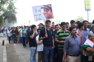 Fans line up outside the Wankhede for Sachin Tendulkar's final Test, India v West Indies, 2nd Test, Mumbai, 1st day, November 14, 2013
