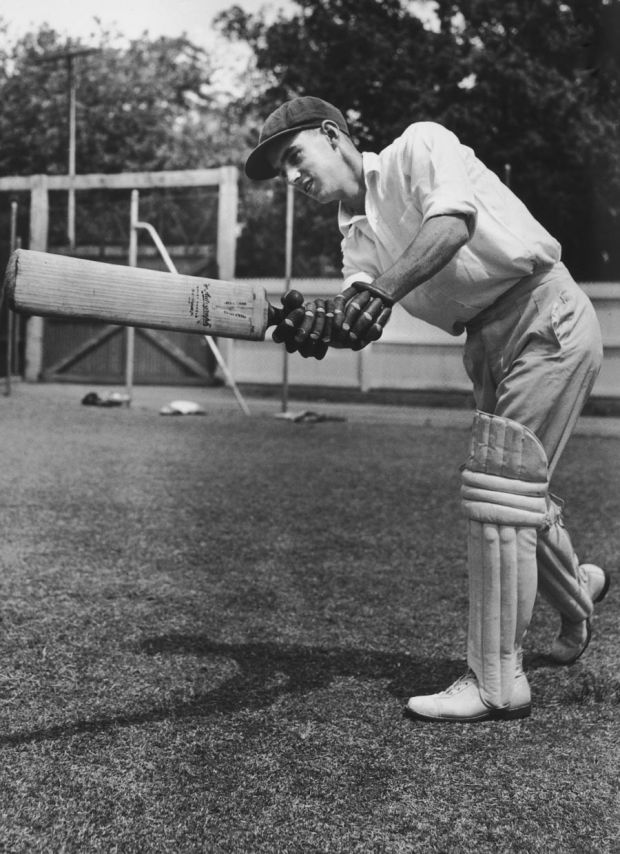 Ian Craig bats, 1953. (Photo by Central Press/Hulton Archive/Getty Images)