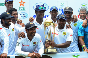 The Sri Lankan team with the series trophy, Sri Lanka v Pakistan, 2nd Test, SSC, 5th day, August 18, 2014