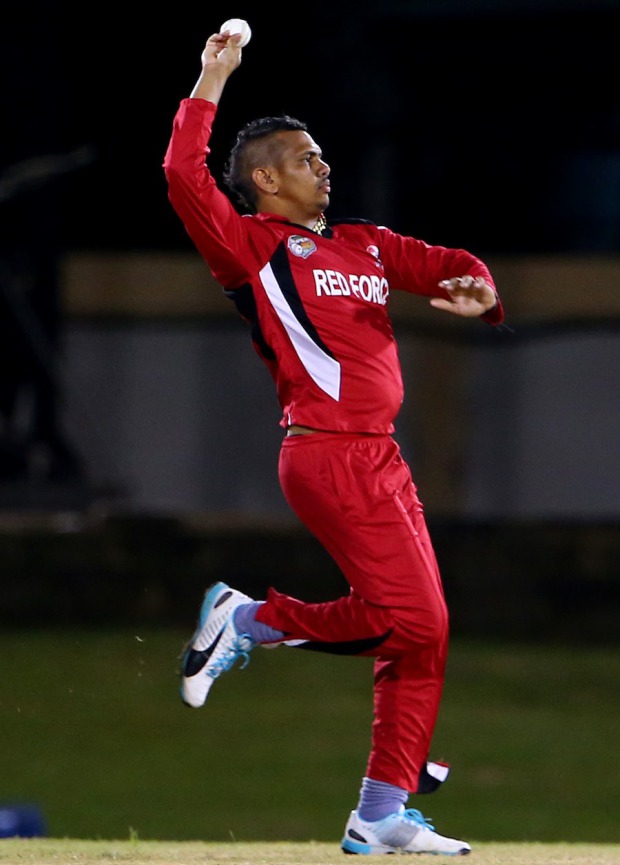 Sunil Narine in action, Leeward Islands v Trinidad & Tobago, Nagico Super50, Port-of-Spain, January 20, 2015