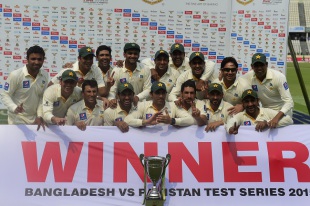 The Pakistan players celebrate after wrapping up the series, Bangladesh v Pakistan, 2nd Test, Mirpur, 4th day, May 9, 2015
