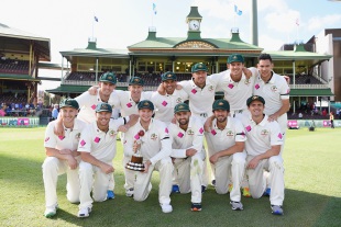 The victorious Australia side pose with the Frank Worrell Trophy, Australia v West Indies, 3rd Test, Sydney, 5th day, January 7, 2016